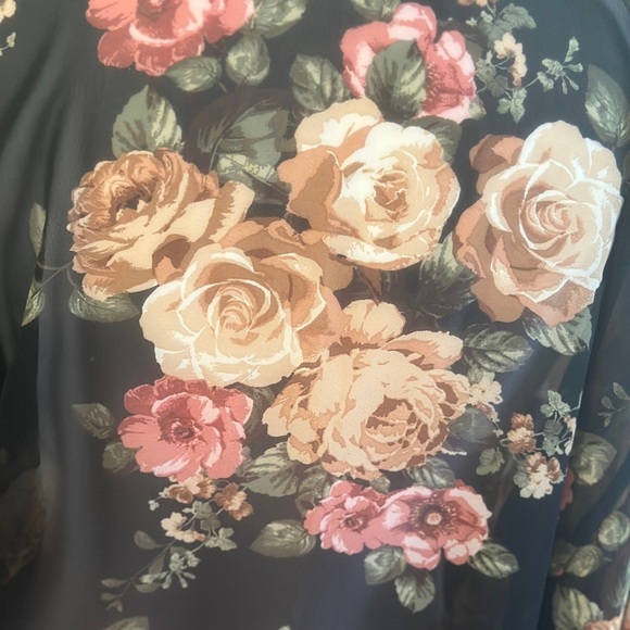 Floral Kimono Robe - Black and Pink - Picture 3 of 4